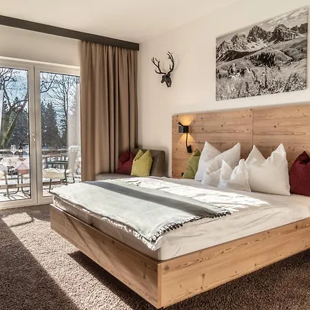 Sweet Cherry - Boutique & Tyrol Отель 3*