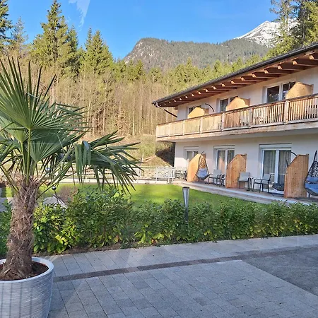 Sweet Cherry - Boutique & Tyrol Hotel