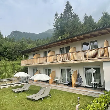 فندق Sweet Cherry - Boutique & Tyrol 3*
