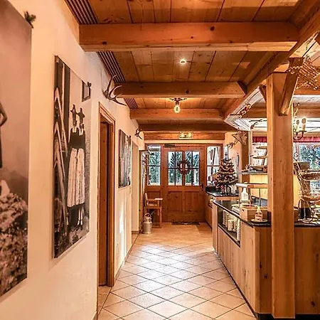 Sweet Cherry - Boutique & Tyrol Hotel 3*