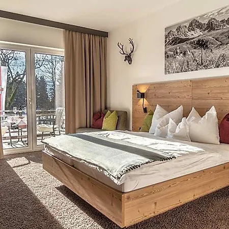 Hotel Sweet Cherry - Boutique & Tyrol 3*